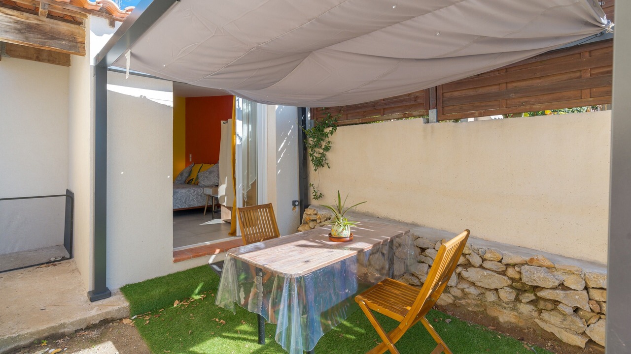 Photo of Outdoor in Lambesc
