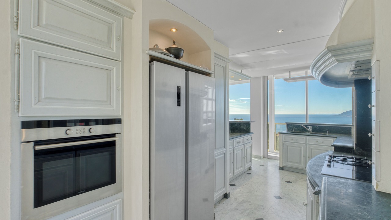 Photo of Kitchen in California - Pezou