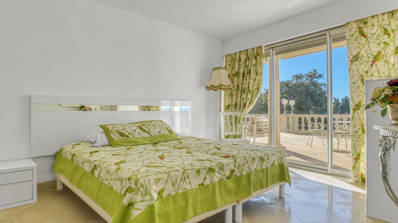 Photo of Bedroom in California - Pezou