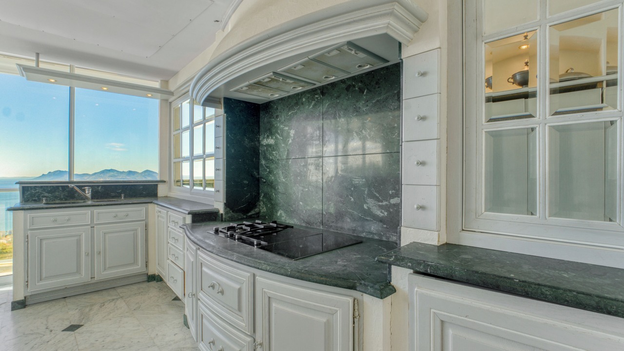 Photo of Kitchen in California - Pezou