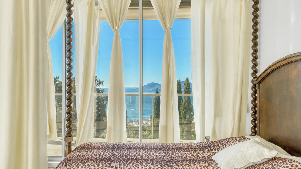 Photo of Bedroom in California - Pezou