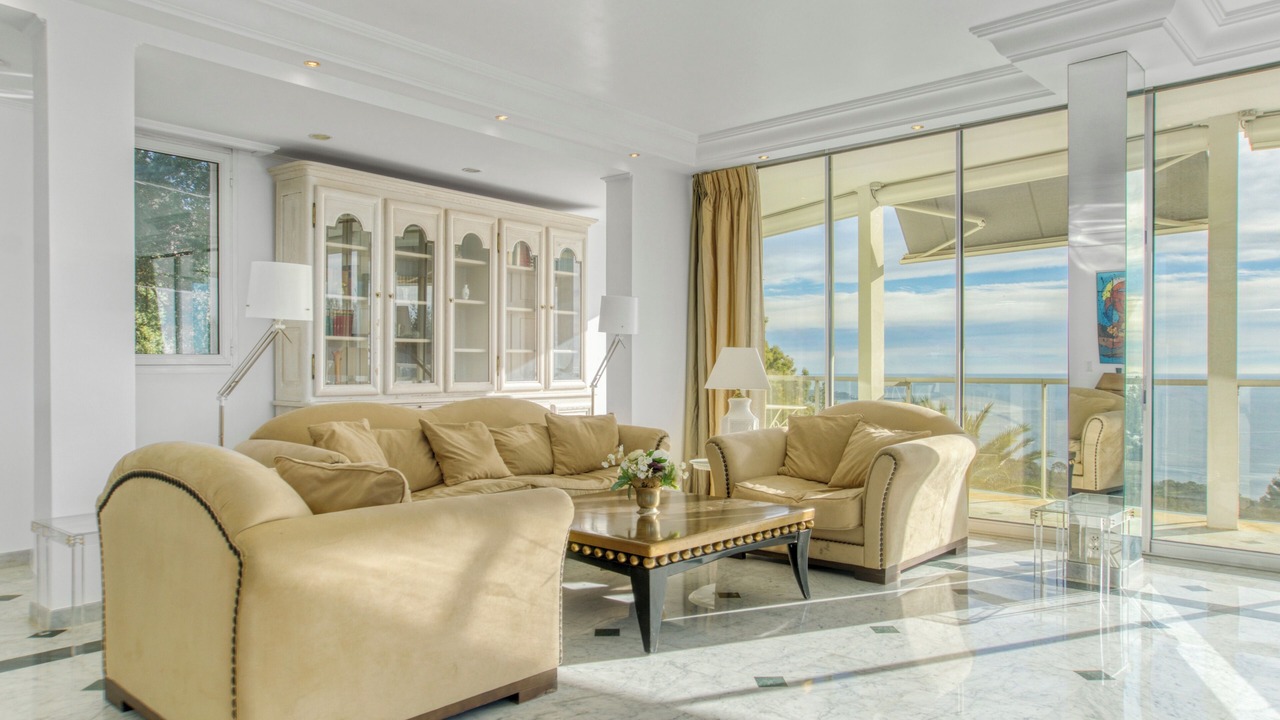 Photo of Livingroom in California - Pezou