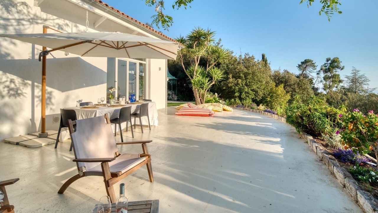 Photo of Outdoor in California - Pezou