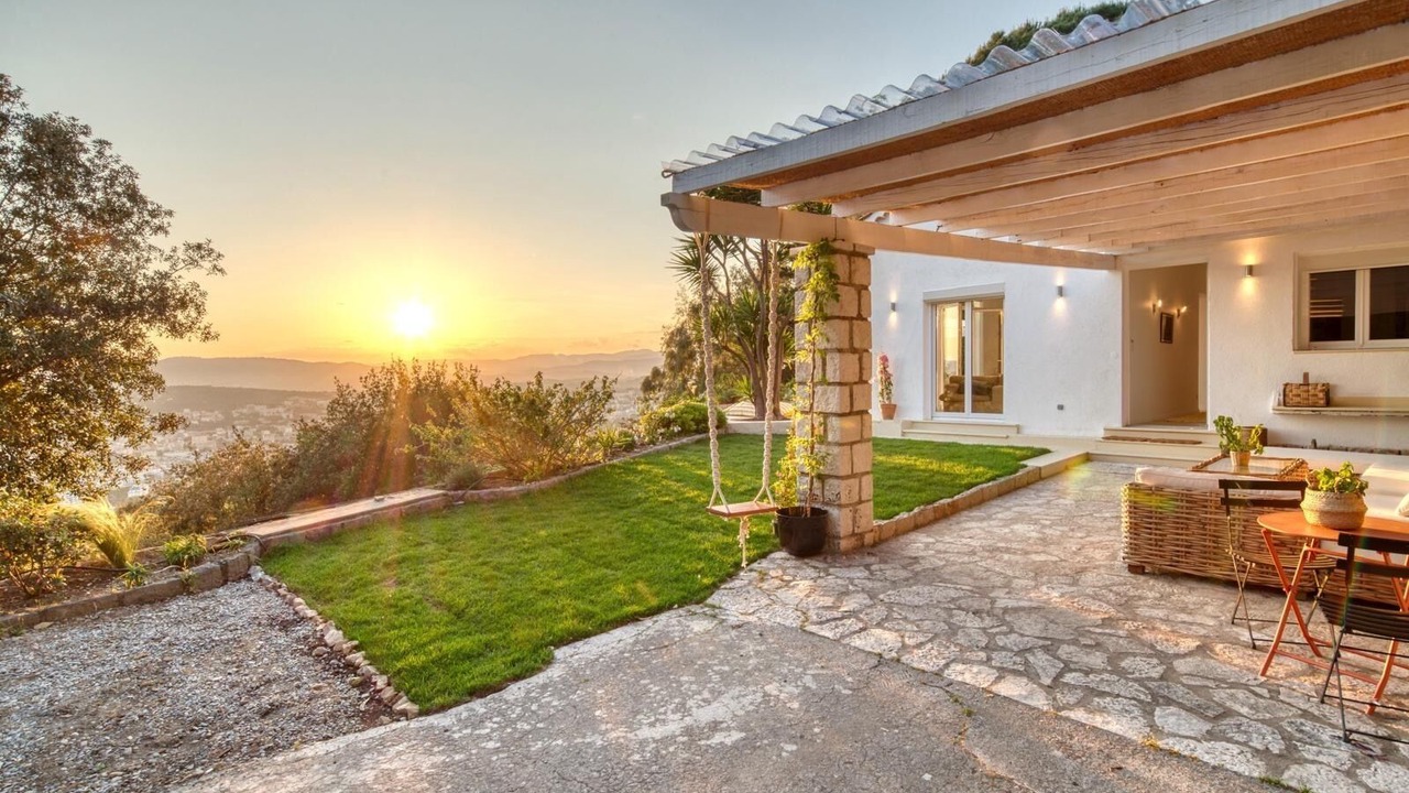Photo of Outdoor in California - Pezou