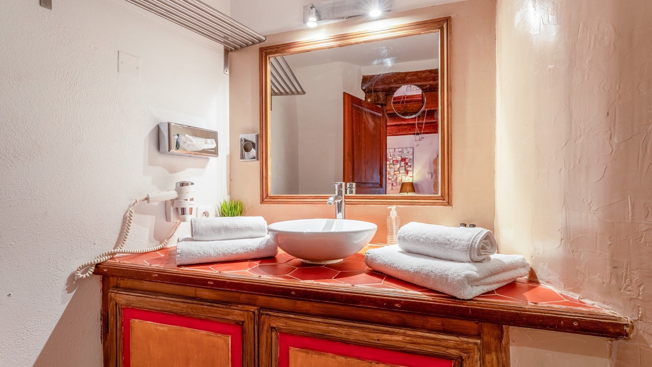 Photo of Bathroom in Collias