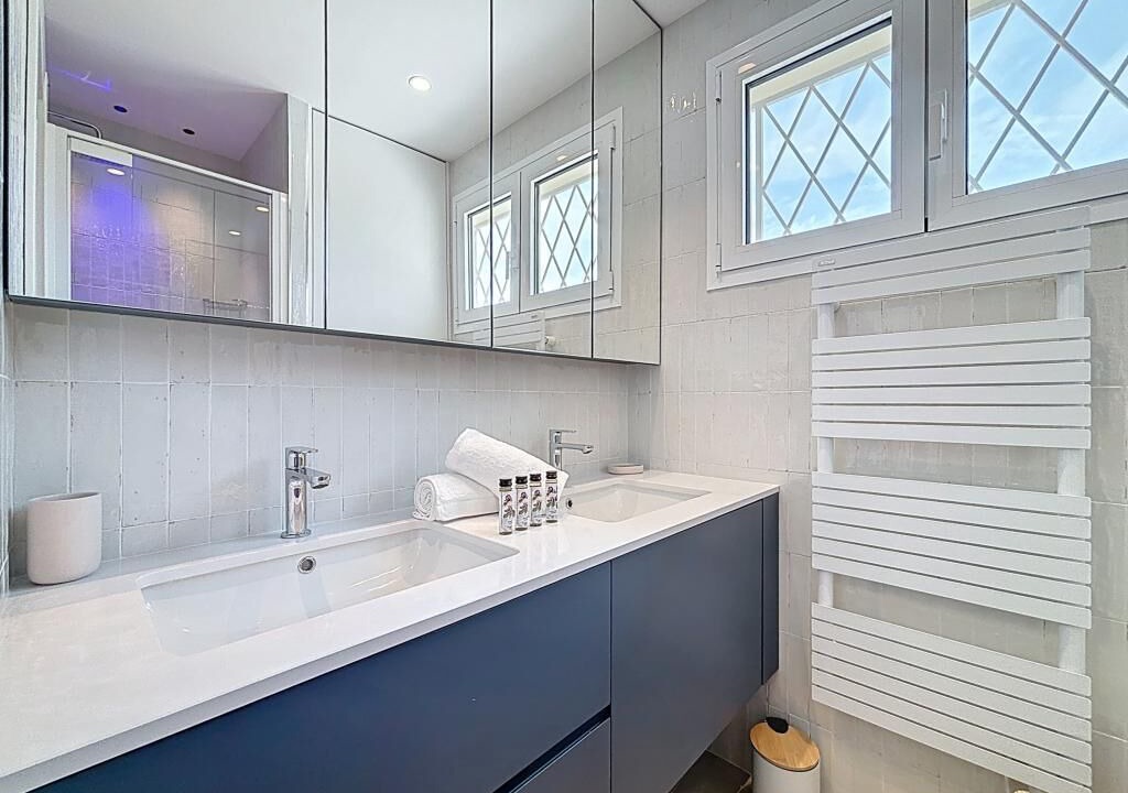 Photo of Bathroom in Prado - Republique