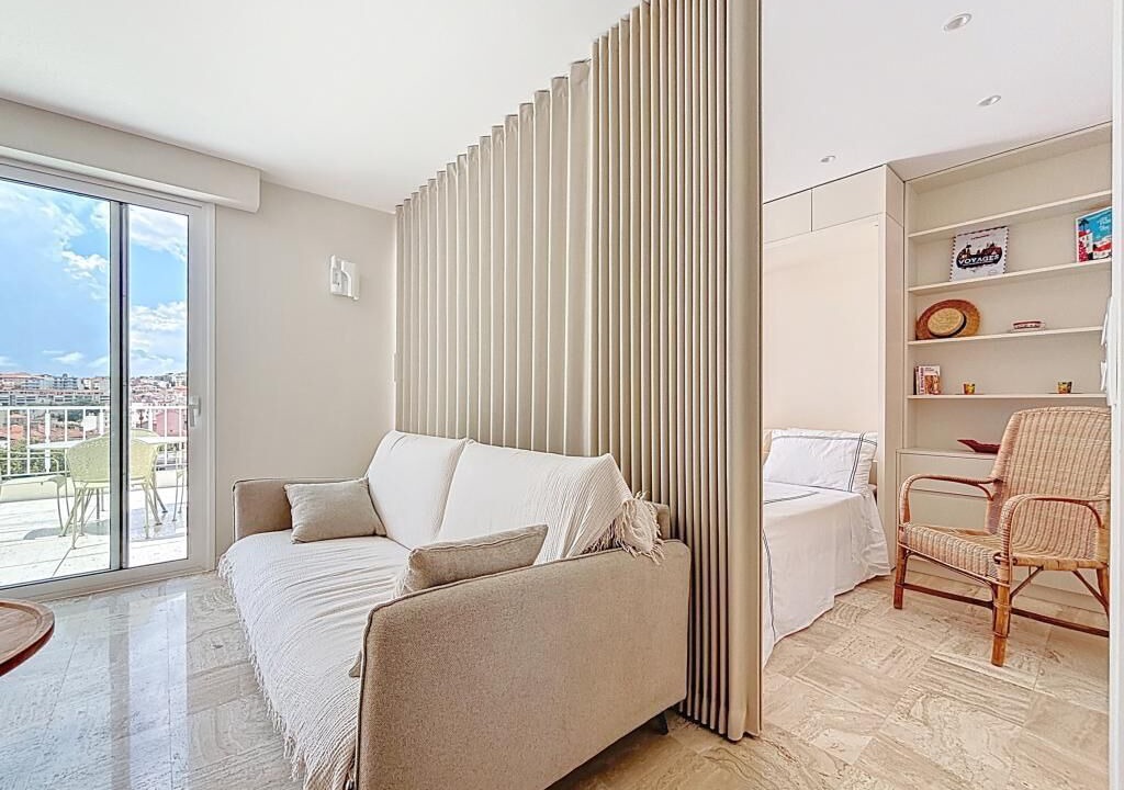 Photo of Livingroom in Prado - Republique