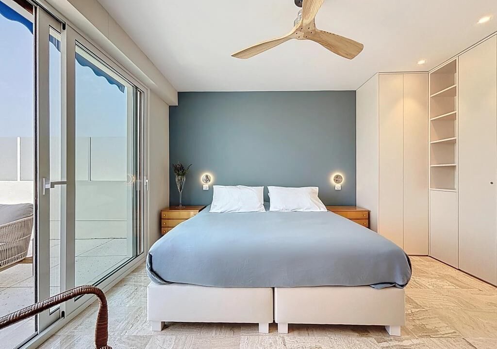 Photo of Bedroom in Prado - Republique