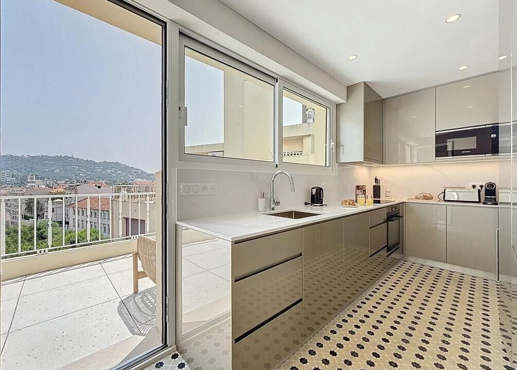 Photo of Kitchen in Prado - Republique