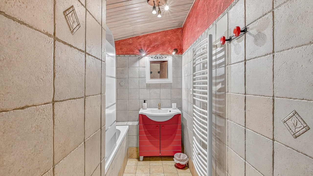 Photo of Bathroom in Beauvezer