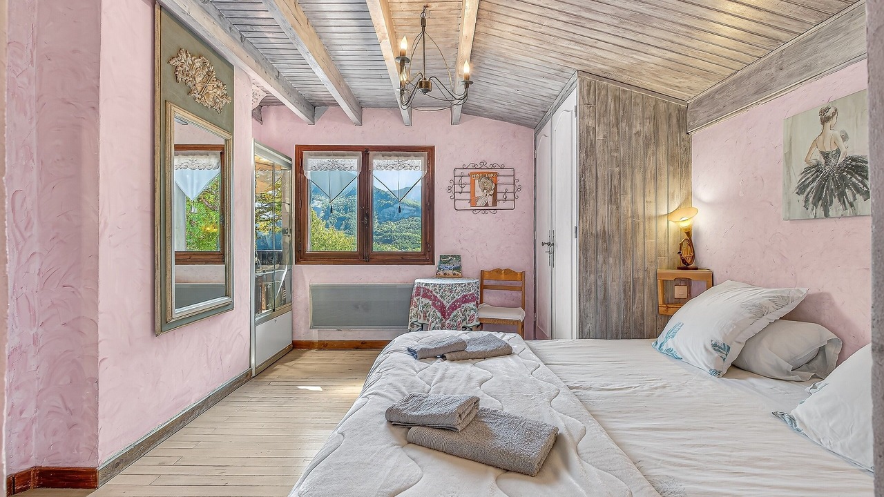Photo of Bedroom in Beauvezer