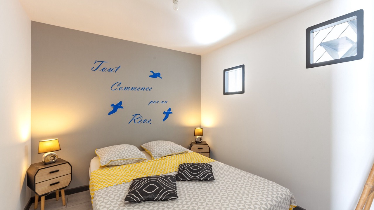 Photo of Bedroom in Saint-Mitre-les-Remparts