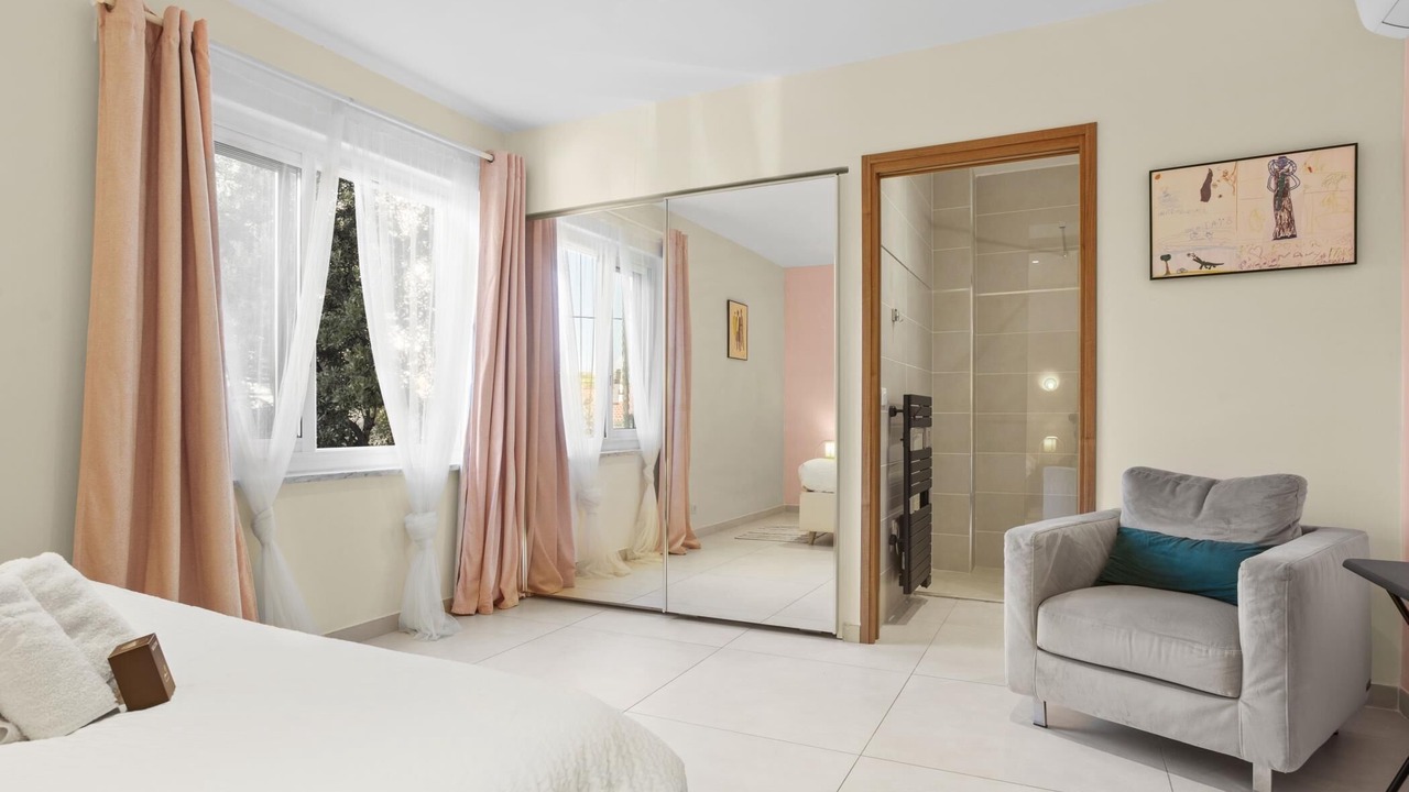 Photo of Bedroom in Boulouris-sur-Mer