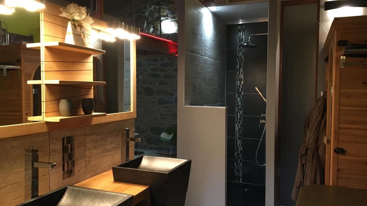 Photo of Bathroom in Mostuejouls