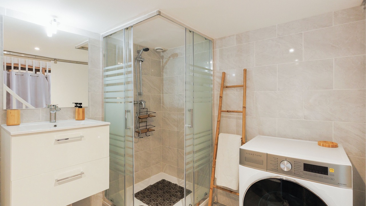 Photo of Bathroom in Carnot