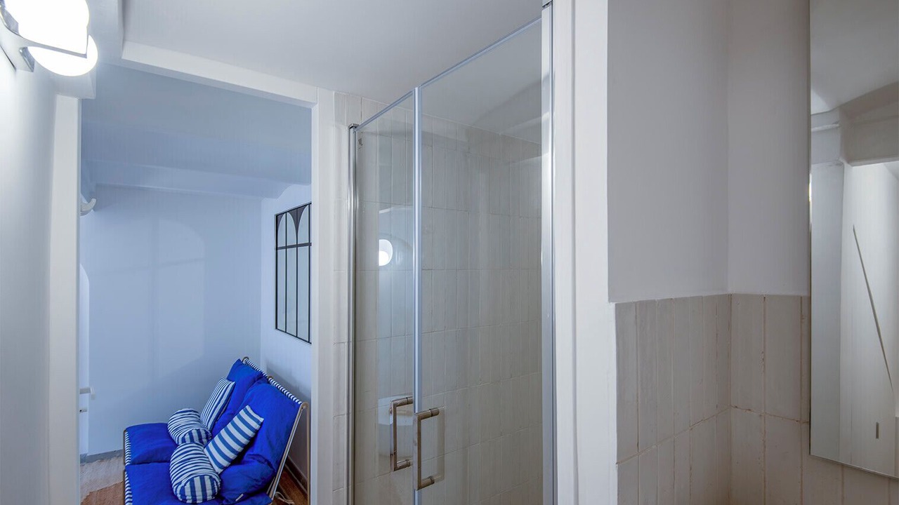 Photo of Bathroom in Saint-Lambert