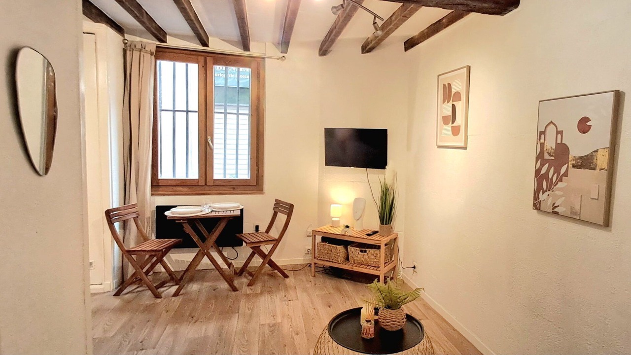 Photo of Livingroom in Nimes City Centre