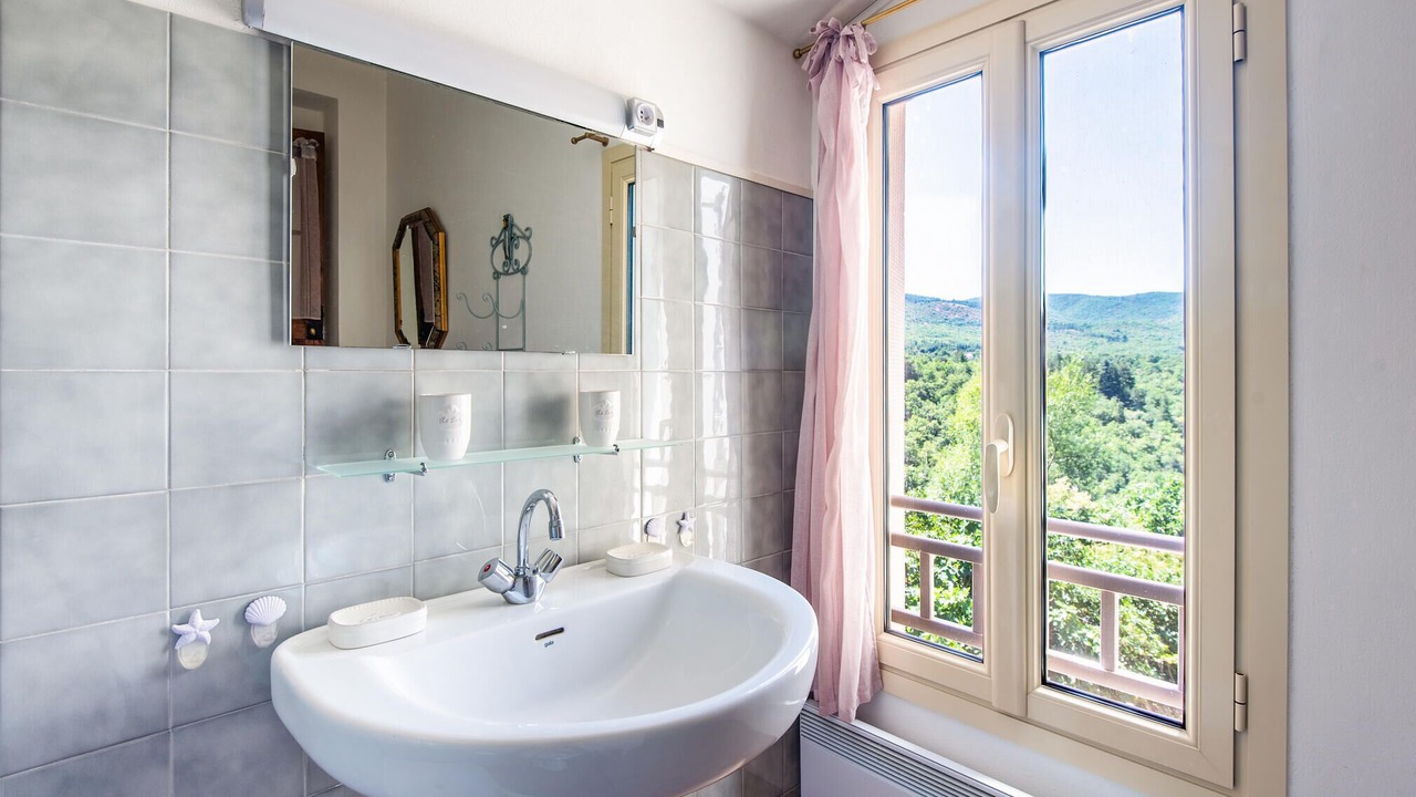 Photo of Bathroom in Saignon