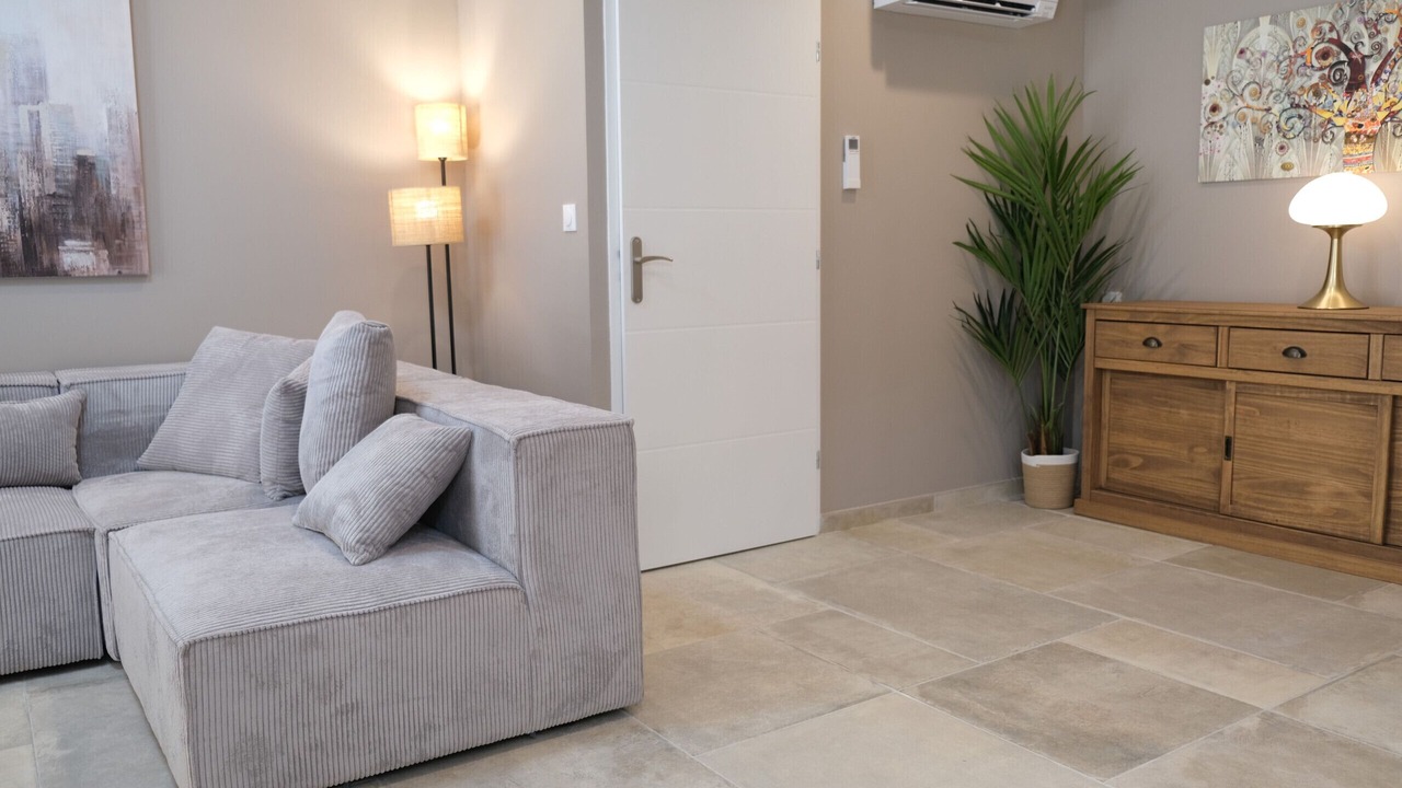 Photo of Livingroom in Mouries