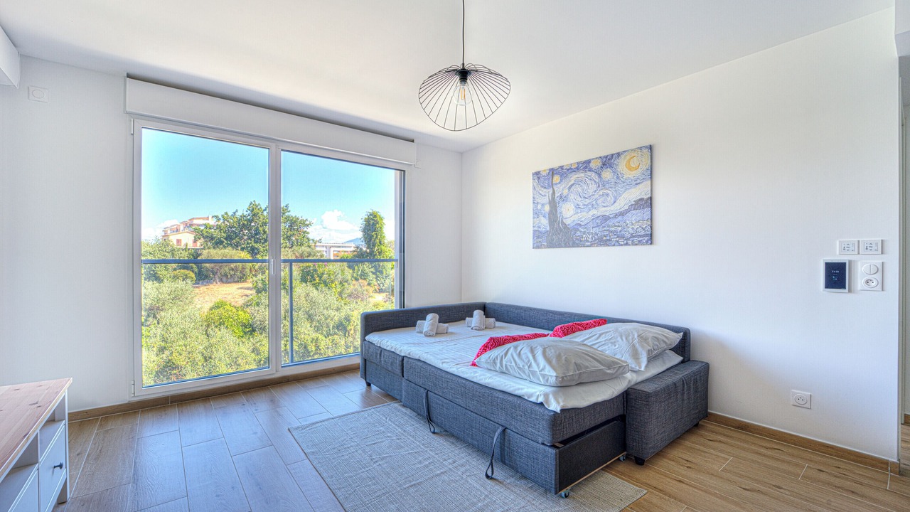 Photo of Bedroom in Saint-Laurent-du-Var