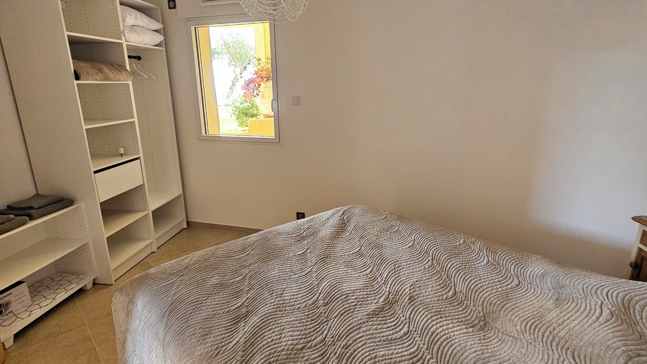 Photo of Bedroom in Ensues-la-Redonne