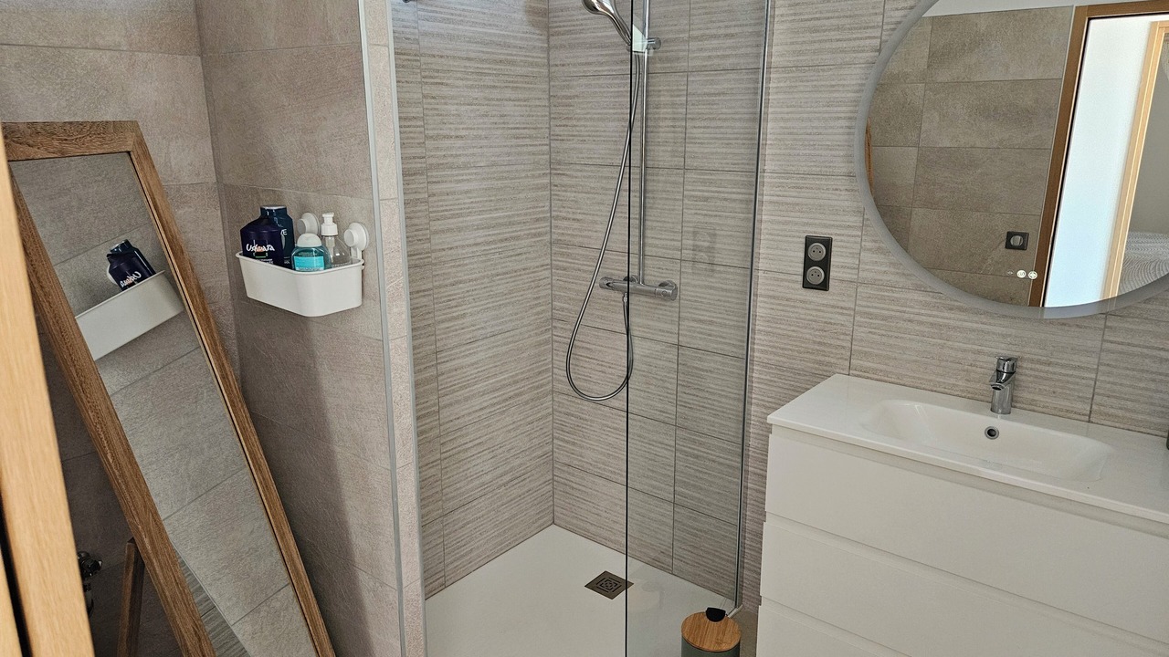 Photo of Bathroom in Ensues-la-Redonne