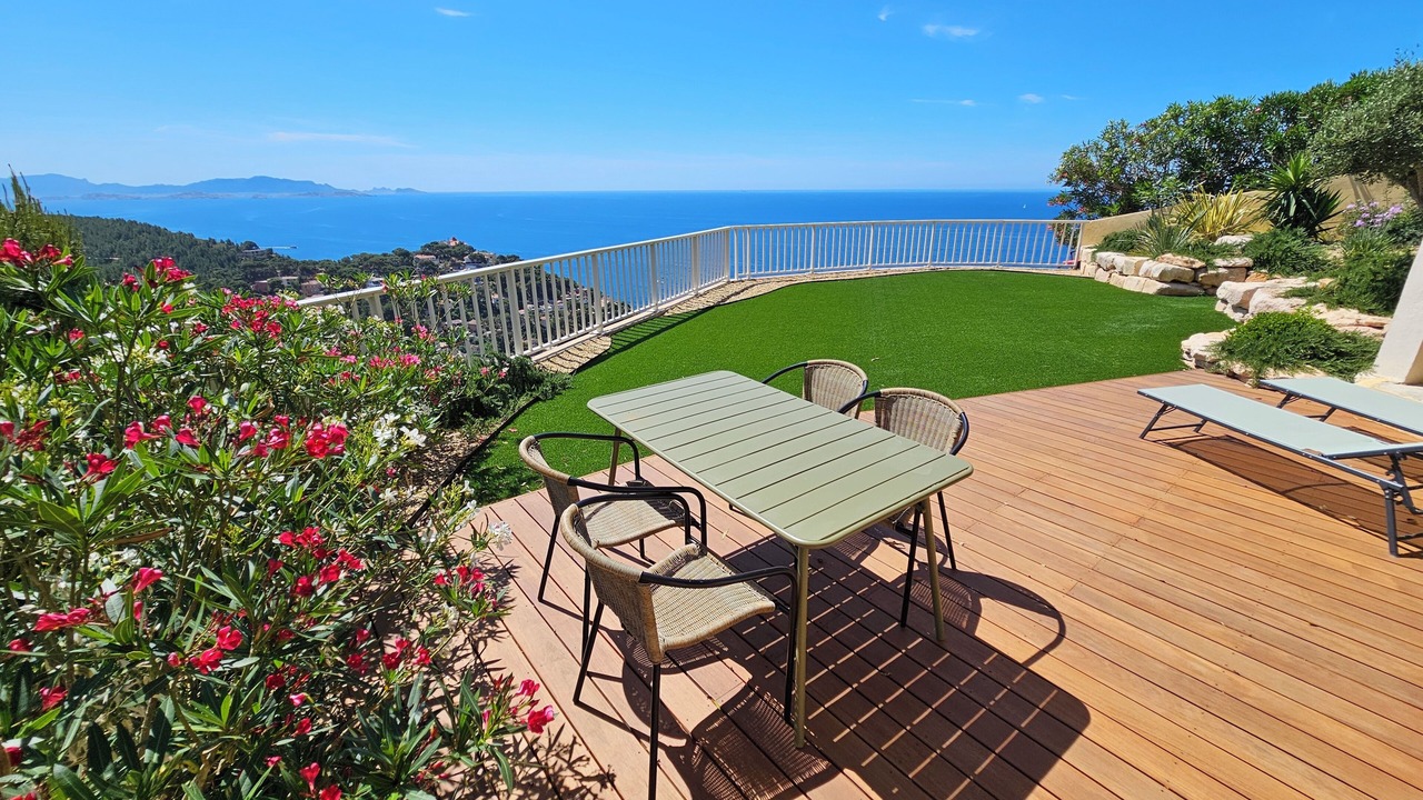 Photo of Outdoor in Ensues-la-Redonne