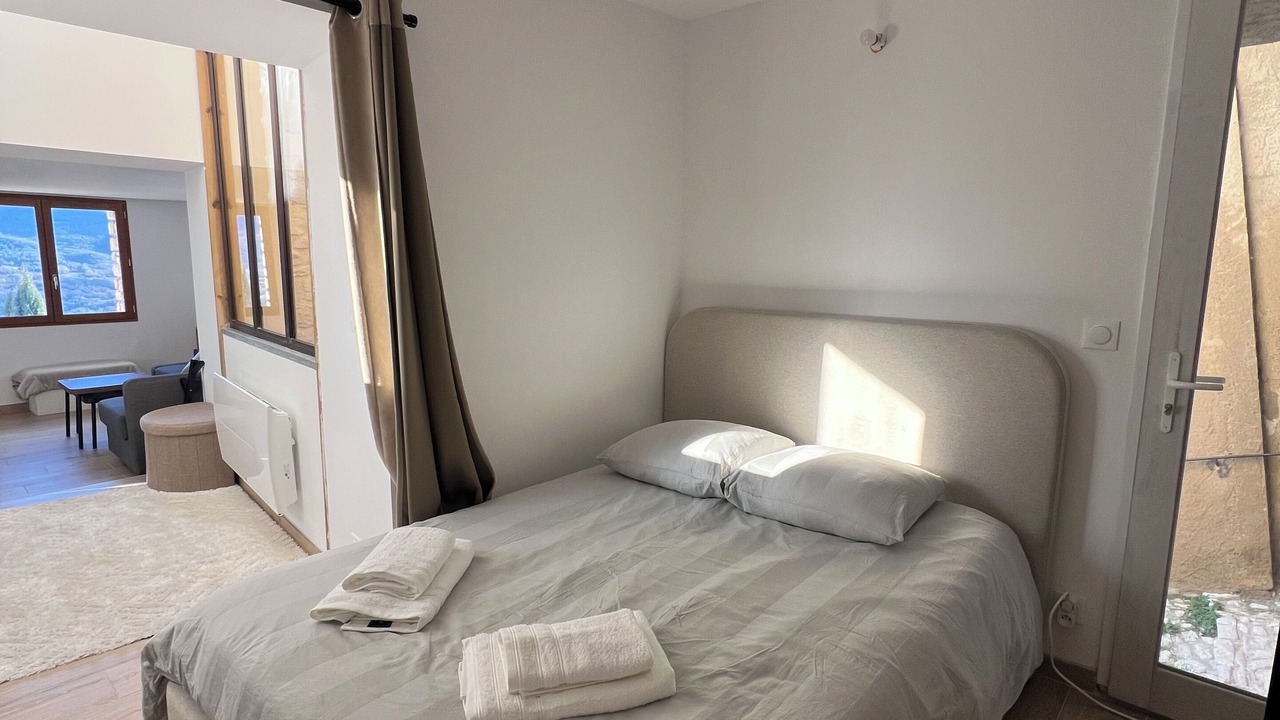 Photo of Bedroom in Saint-Martin-de-Castillon