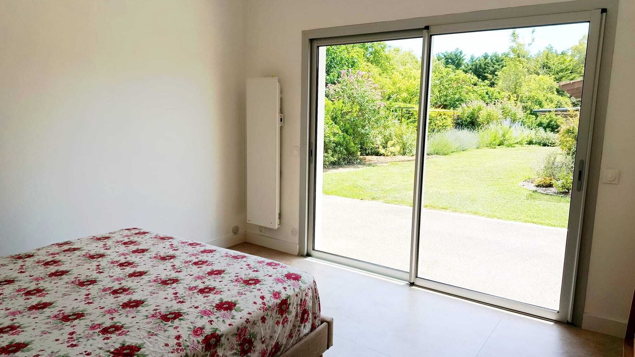 Photo of Bedroom in Velleron