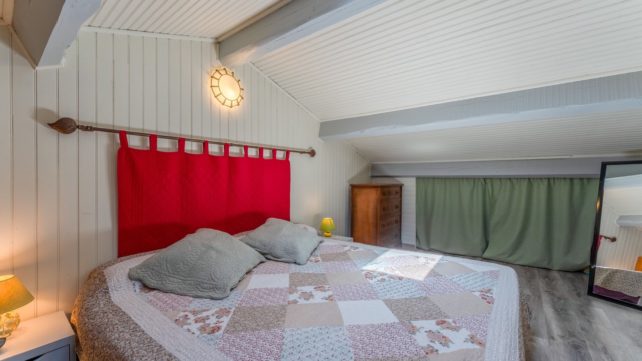 Photo of Bedroom in Eygalieres