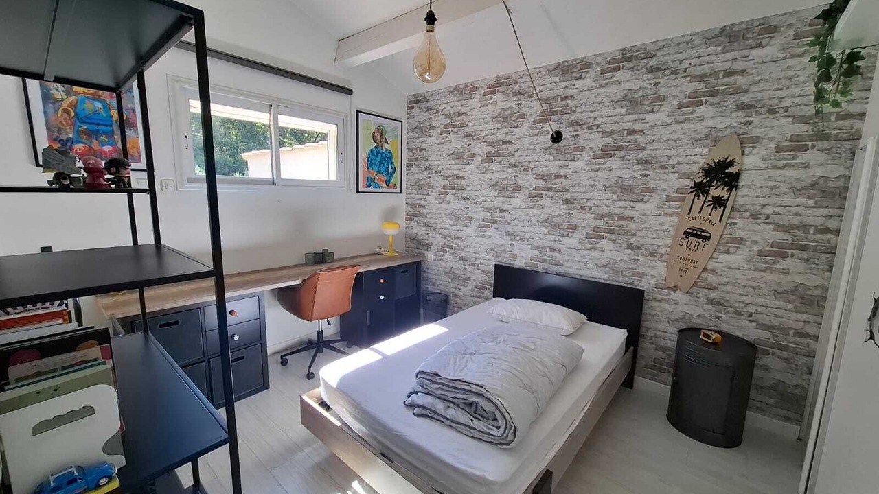 Photo of Bedroom in Gemenos