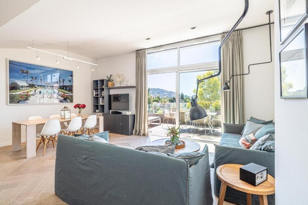Photo of Livingroom in Prado - Republique