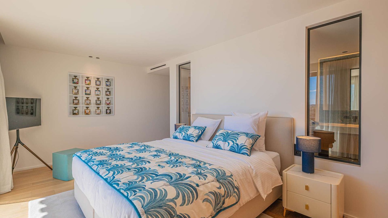 Photo of Bedroom in Guerrevieille