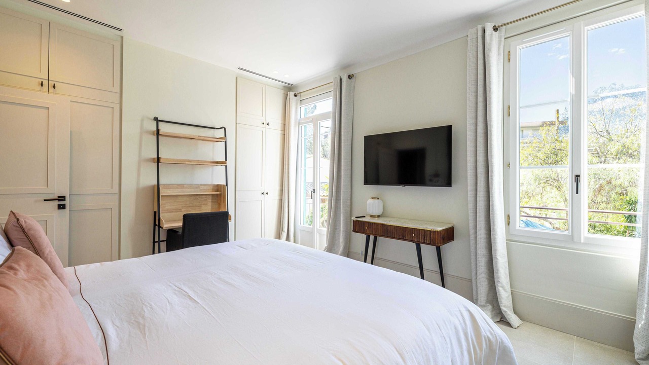 Photo of Bedroom in California - Pezou