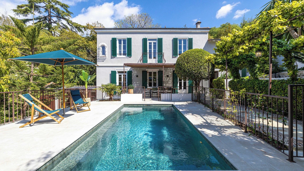 Photo of Outdoor in California - Pezou