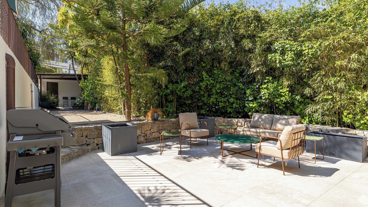Photo of Patio Balcony in California - Pezou