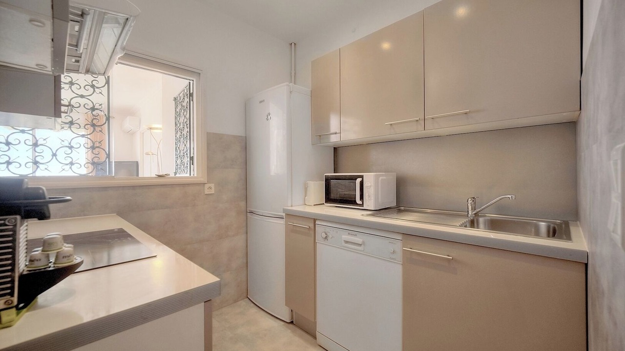 Photo of Kitchen in California - Pezou