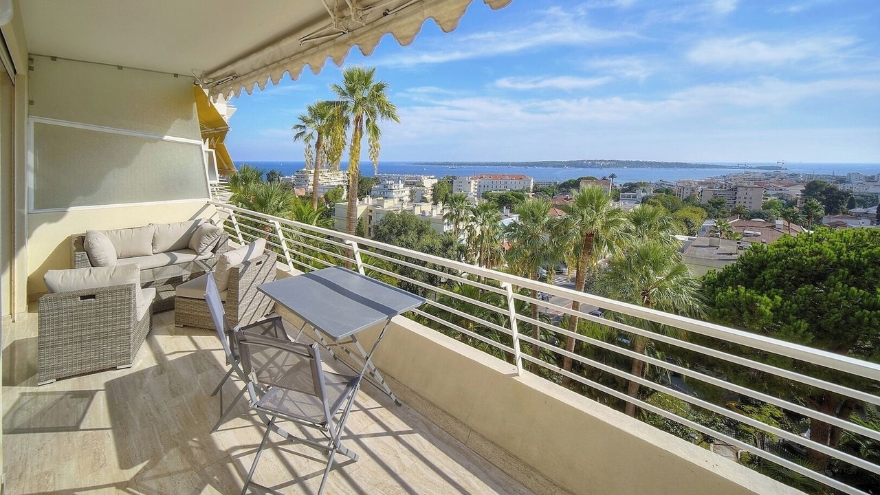 Photo of Outdoor in California - Pezou