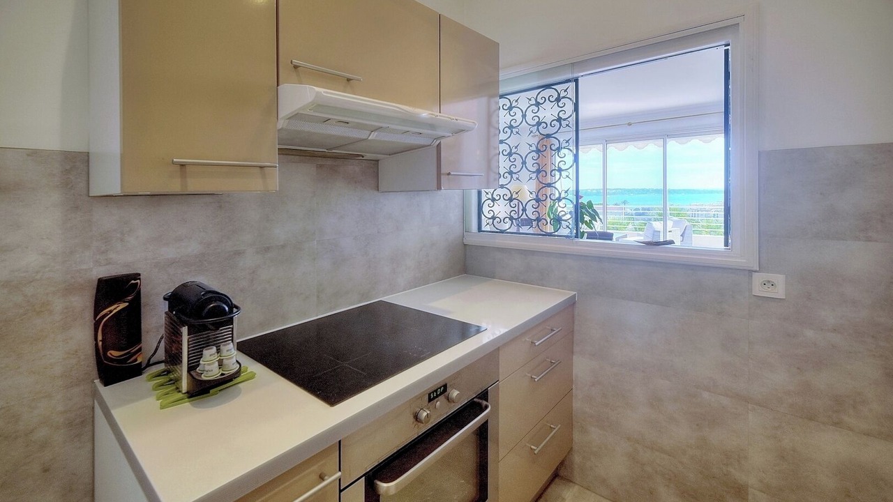 Photo of Kitchen in California - Pezou