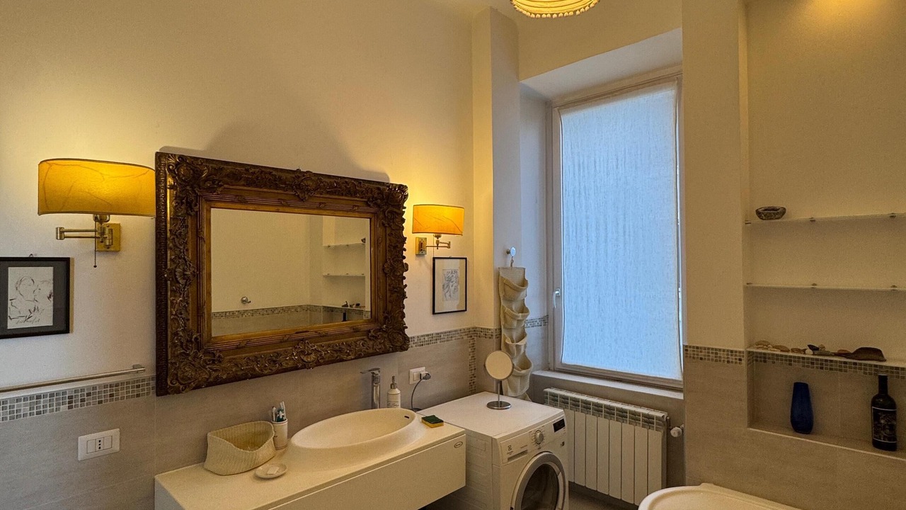 Photo of Bathroom in Esquilino