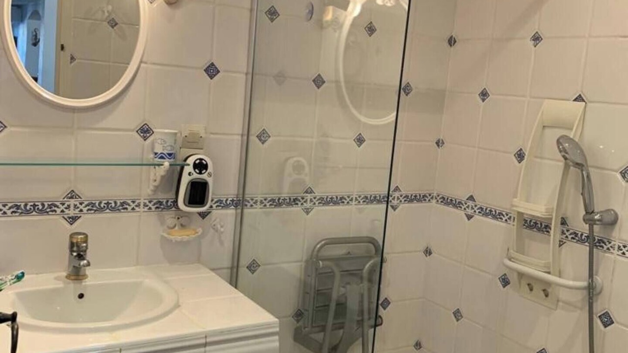 Photo of Bathroom in Saint-Mitre-les-Remparts