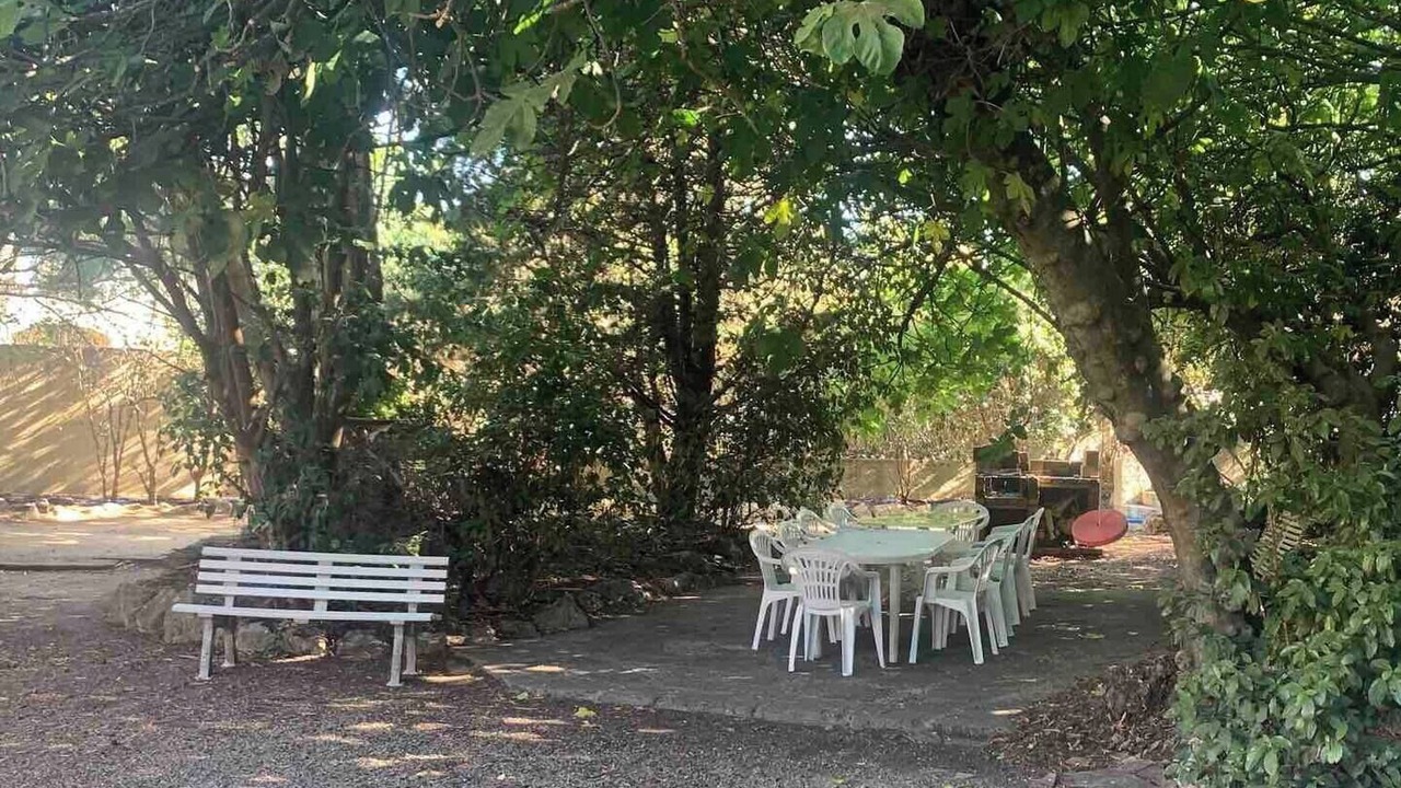 Photo of Outdoor in Saint-Mitre-les-Remparts