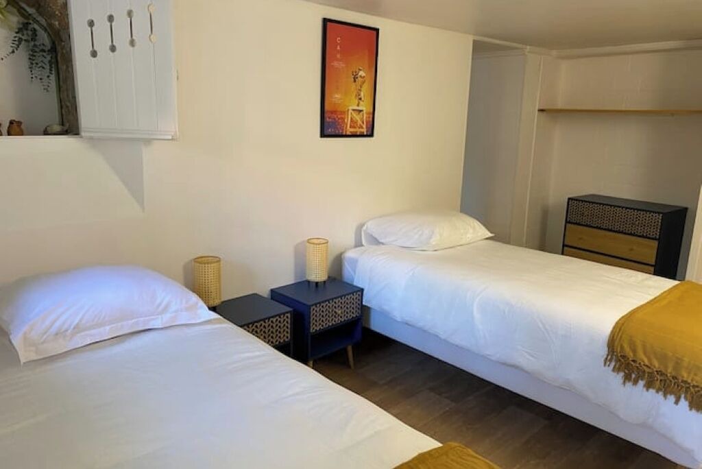 Photo of Bedroom in California - Pezou