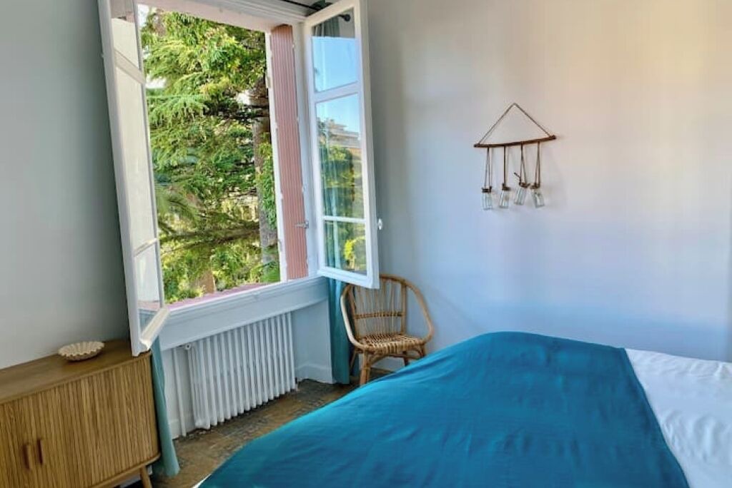 Photo of Bedroom in California - Pezou
