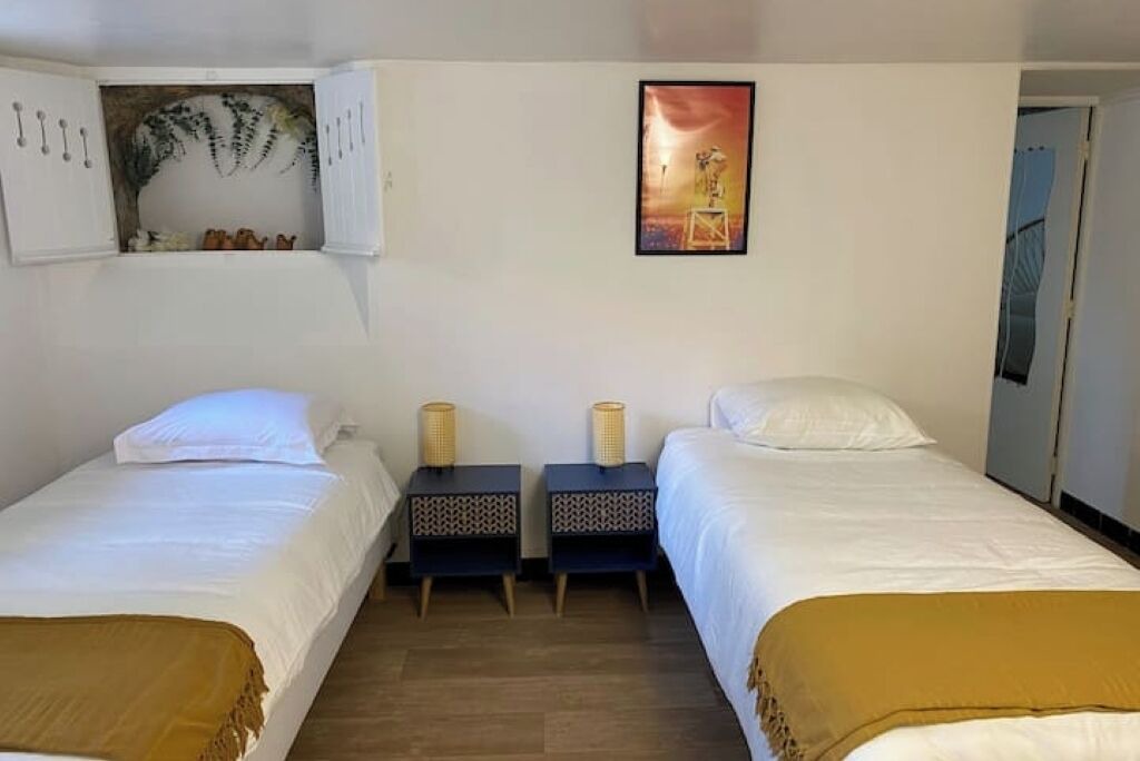 Photo of Bedroom in California - Pezou
