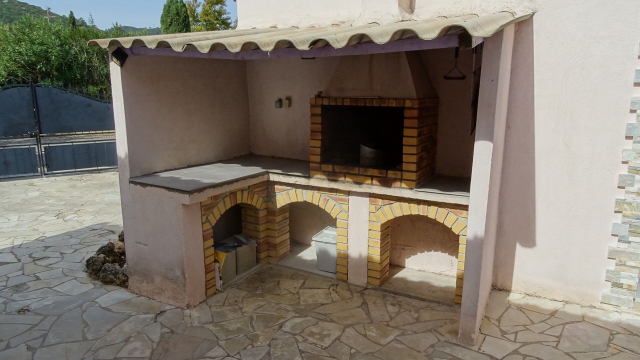 Photo of Patio Balcony in La Roquebrussanne