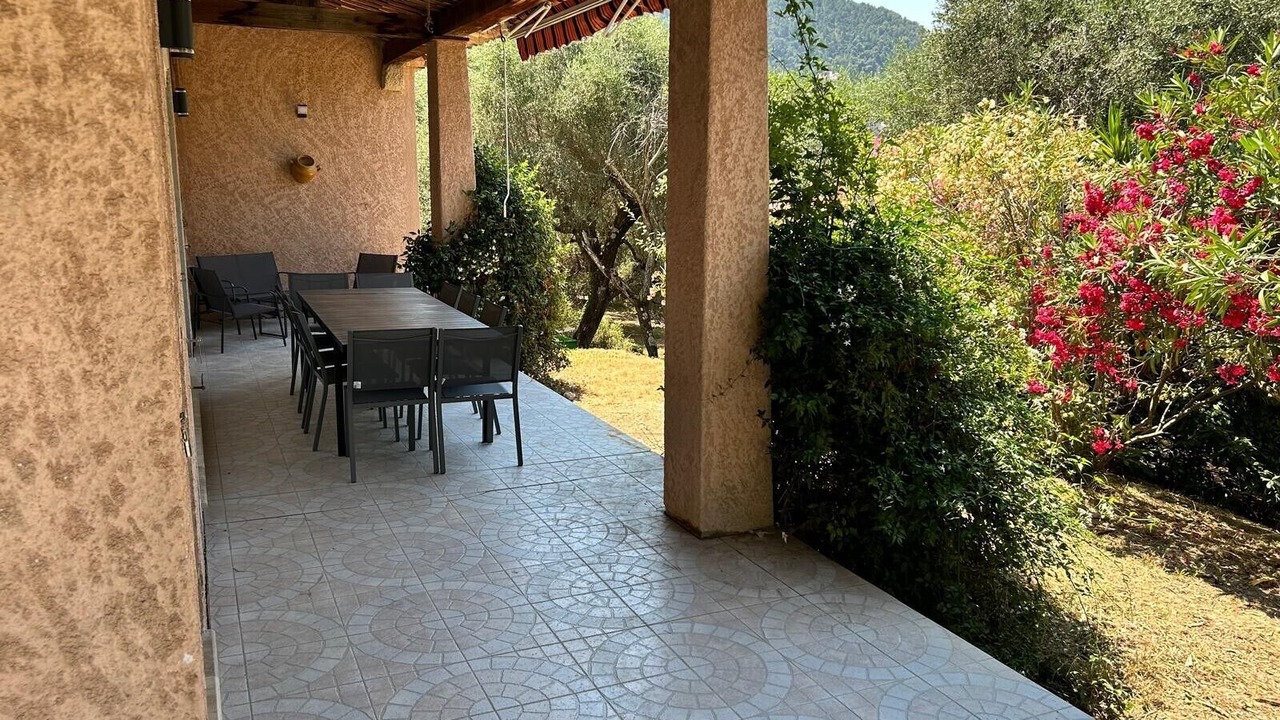 Photo of Outdoor in Drap