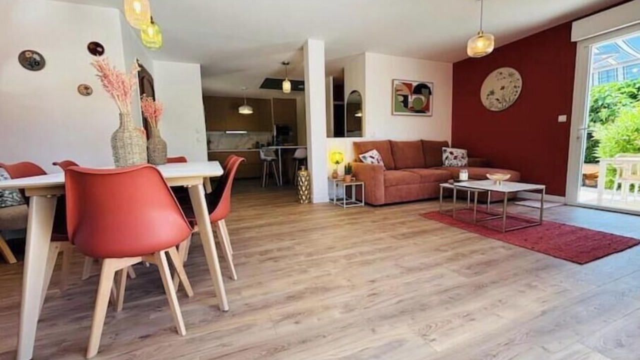 Photo of Livingroom in Aups