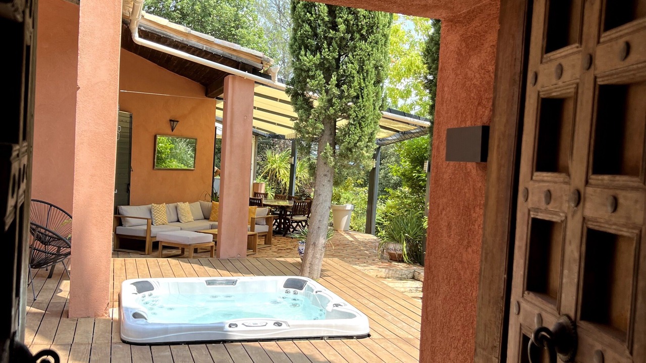 Photo of Patio Balcony in Saint-Maximin-la-Sainte-Baume