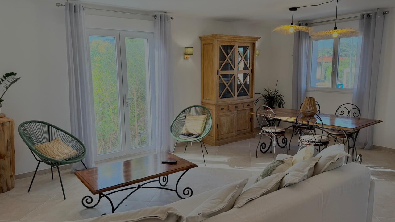 Photo of Livingroom in Pelissanne
